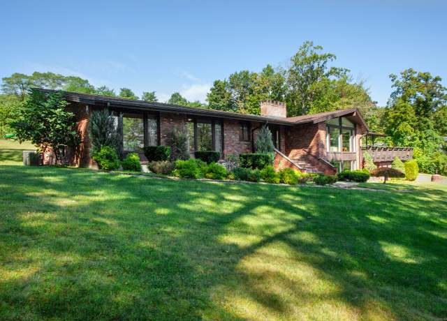 Property at 124 High Ridge Rd, West Hartford, CT 06117, 4 beds, 4 baths