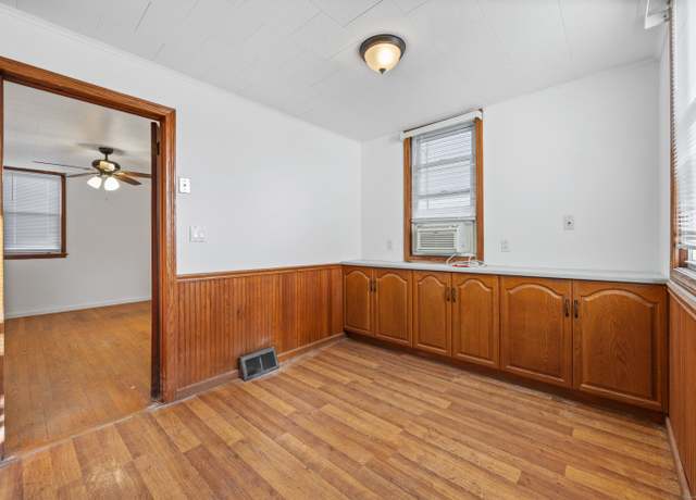 Property at 239 Hollister St, Stratford, CT 06615, 1 bed, 1 bath