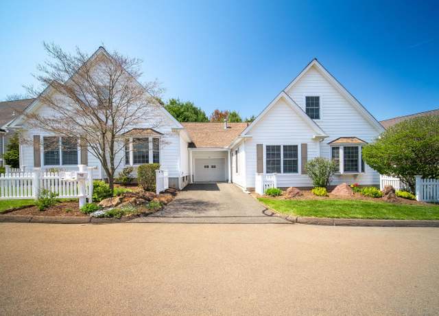 Property at 87 Allison Way #87, East Haven, CT 06512, 3 beds, 2.5 baths