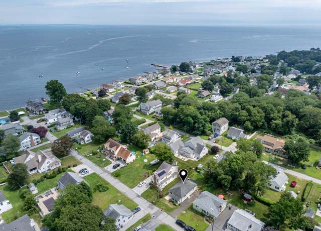 Property at 24 Sea Crest Ave, East Lyme, CT 06357, 3 beds, 1 bath