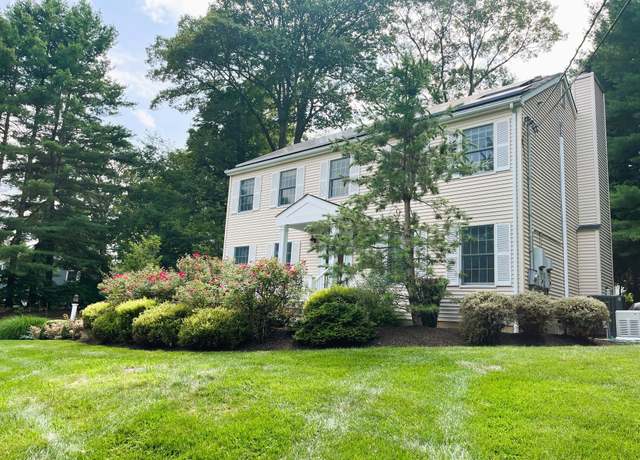 Property at 2A Aspen Way, Danbury, CT 06811, 4 beds, 2.5 baths