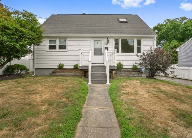 Property at 200 Stratfield Pl, Bridgeport, CT 06606, 4 beds, 3 baths