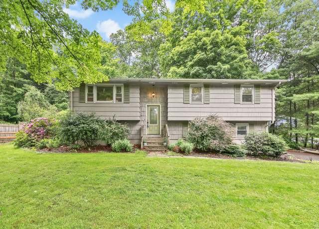 Property at 43 Phelps Rd, Marlborough, CT 06447, 3 beds, 2 baths