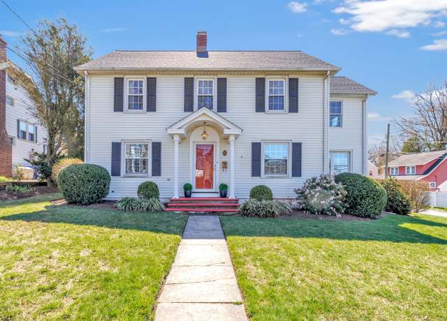 Property at 8 Old Saugatuck Rd, Norwalk, CT 06855, 3 beds, 2.5 baths