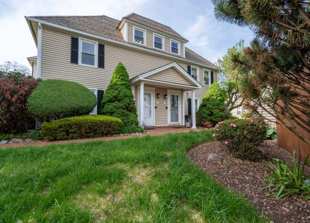Property at 1 E Hayestown Rd #24, Danbury, CT 06811, 2 beds, 2 baths