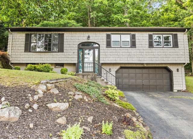 Property at 28 Cortina Rd, East Haven, CT 06513, 3 beds, 1.5 baths