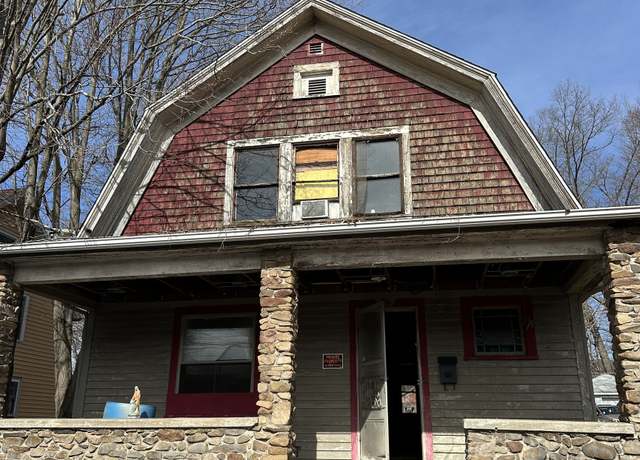 Property at 95 S Vine St, Meriden, CT 06451, 3 beds, 2 baths