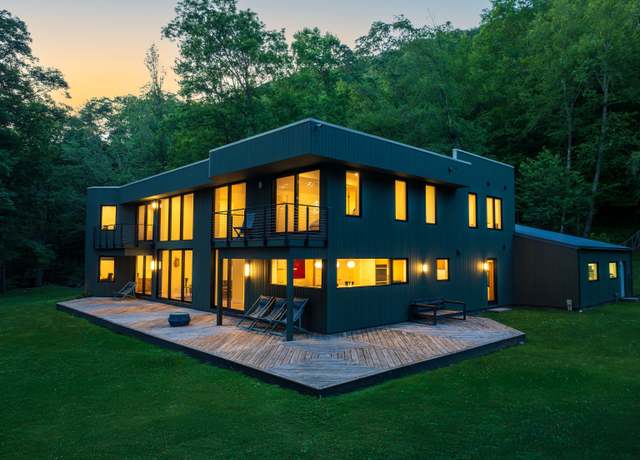 Property at 9 Overlook Dr, Salisbury, CT 06039, 4 beds, 4.5 baths