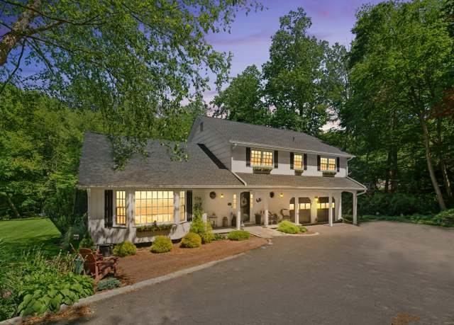 Property at 136 Knorr Rd, Monroe, CT 06468, 4 beds, 2.5 baths