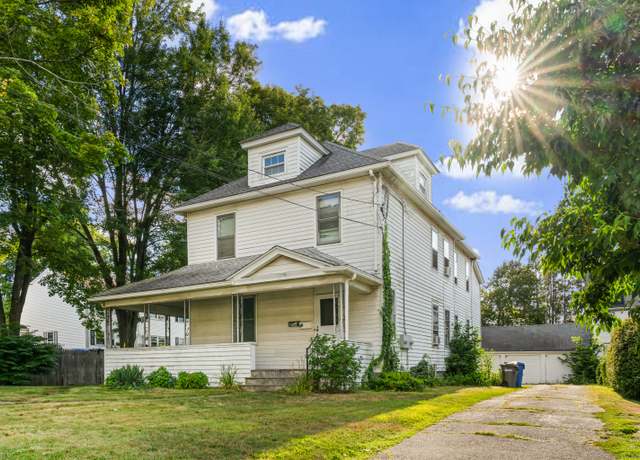 Property at 72 Pine St, Manchester, CT 06040, 4 beds, 2 baths