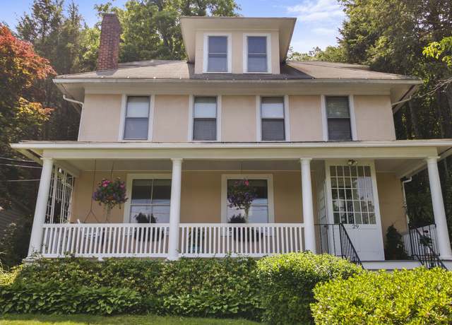 Property at 29 Circuit Ave, Waterbury, CT 06708, 4 beds, 1.5 baths