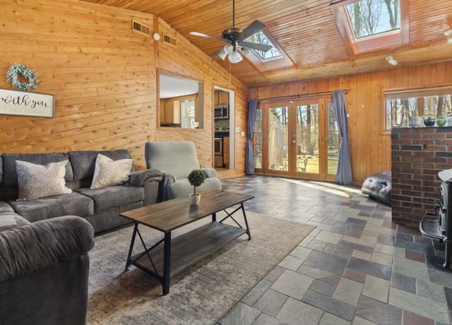 Property at 100 Sherry Cir, Tolland, CT 06084, 3 beds, 1.5 baths