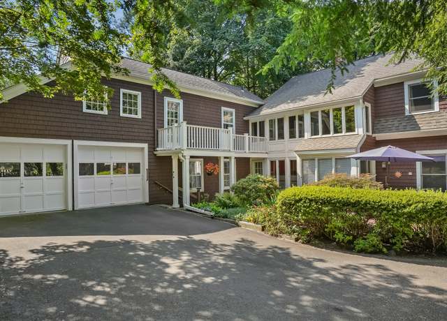 Property at 90 Heloise St, Hamden, CT 06517, 4 beds, 2.5 baths