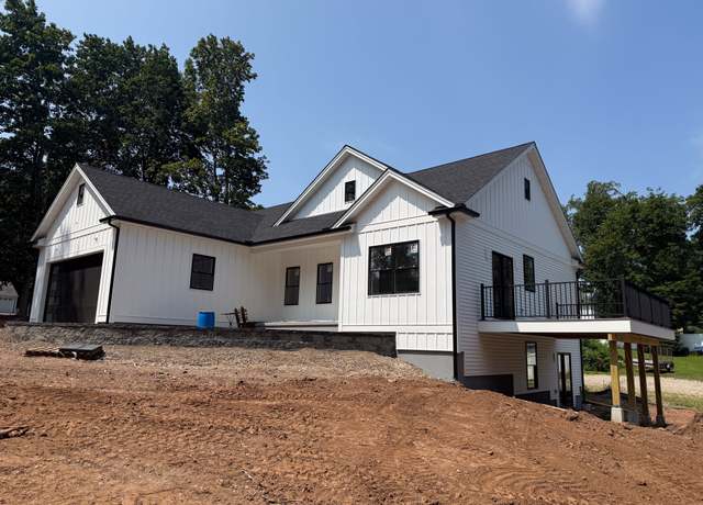 Property at 305 Lincoln St, Berlin, CT 06037, 3 beds, 2 baths