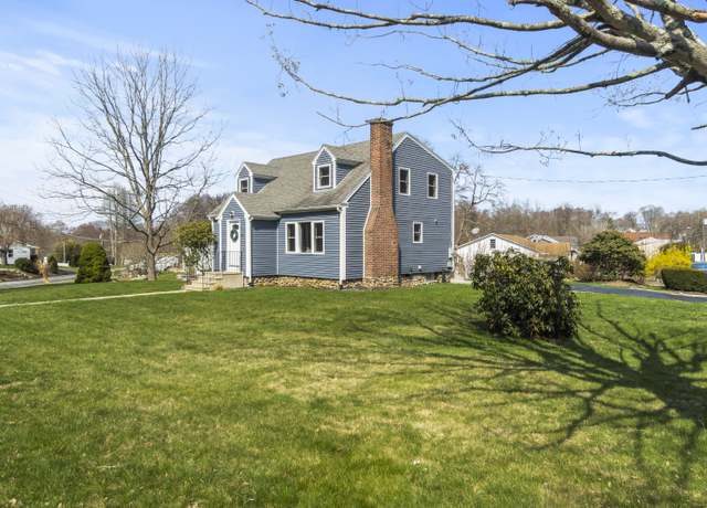 Property at 15 Strosberg Rd, Waterford, CT 06385, 4 beds, 2 baths