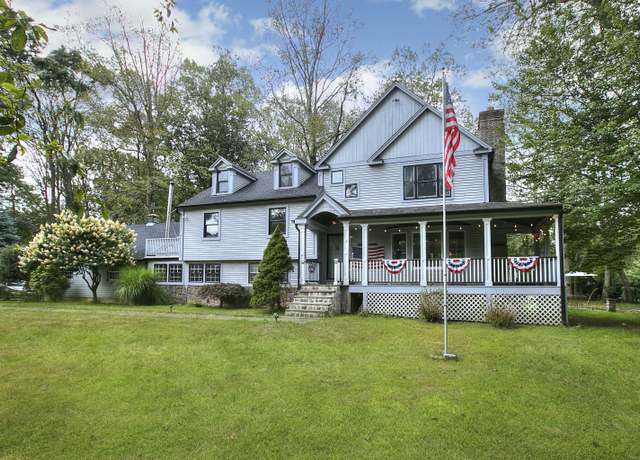 Property at 43 Burr Farms Rd, Westport, CT 06880, 5 beds, 4 baths