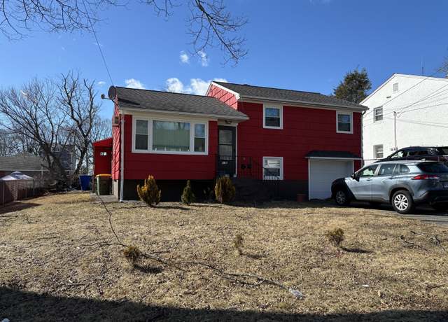 Property at 133 Traverse St, Waterbury, CT 06704, 3 beds, 1 bath