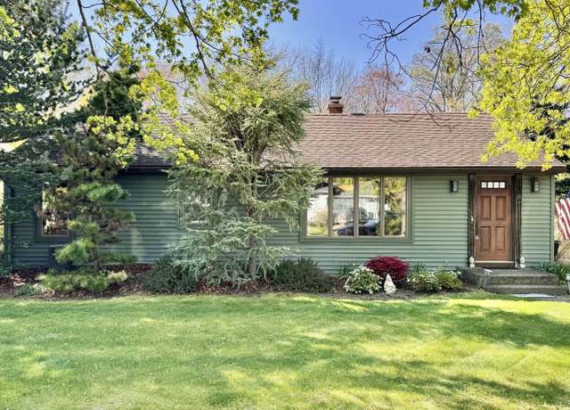 Property at 38 Wepawaug Dr, Milford, CT 06461, 3 beds, 2 baths