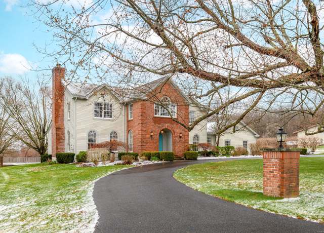 Property at 84 Hurds Hill Rd, Woodbury, CT 06798, 4 beds, 2.5 baths