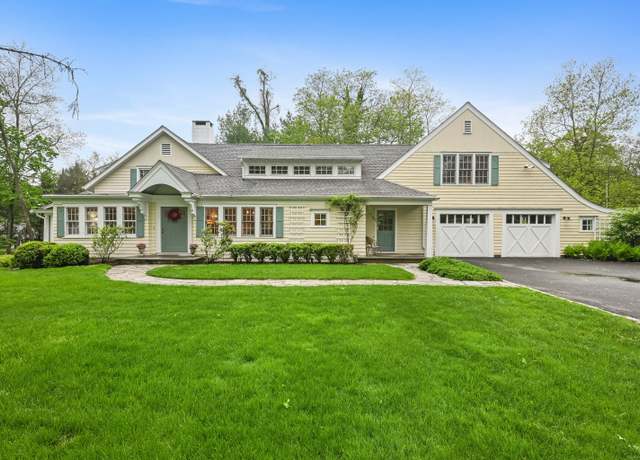 Property at 19 Hilltop Rd, Norwalk, CT 06854, 4 beds, 3.5 baths