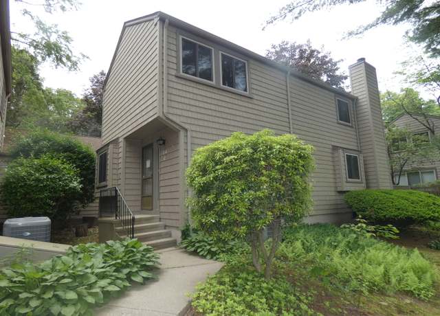 Property at 24 Happy Hollow Cir Unit C, Stratford, CT 06614, 2 beds, 2.5 baths