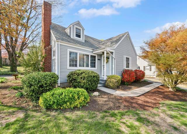 Property at 14 Chamberlin Dr, West Hartford, CT 06107, 3 beds, 2 baths