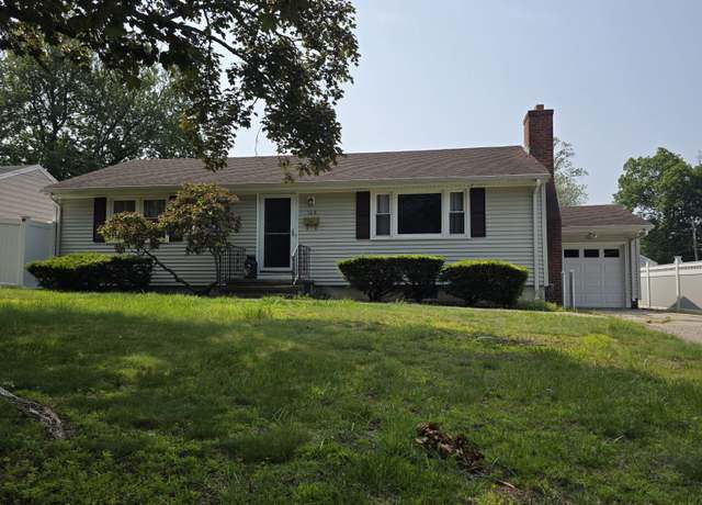 Property at 165 Douglas St, Stratford, CT 06614, 2 beds, 1 bath