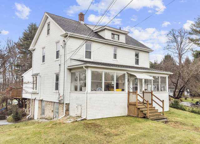 Property at 200 Middletown Rd, Berlin, CT 06037, 4 beds, 2 baths