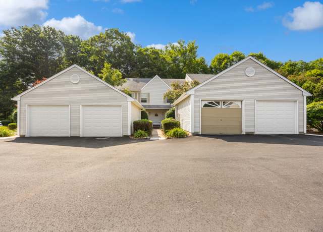 Property at 3409 Whitney Ave Apt 9, Hamden, CT 06518, 2 beds, 1.5 baths