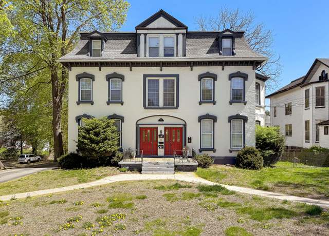 Property at 221 Broadway, Norwich, CT 06360, 8 beds, 4 baths
