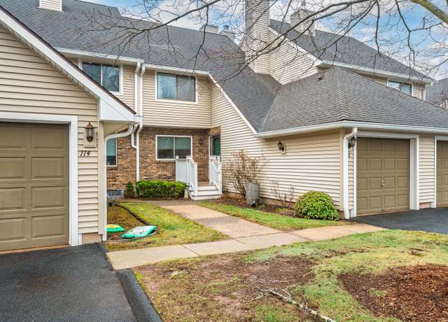 Property at 112 Fox Run Ct #112, Newington, CT 06111, 2 beds, 3.5 baths