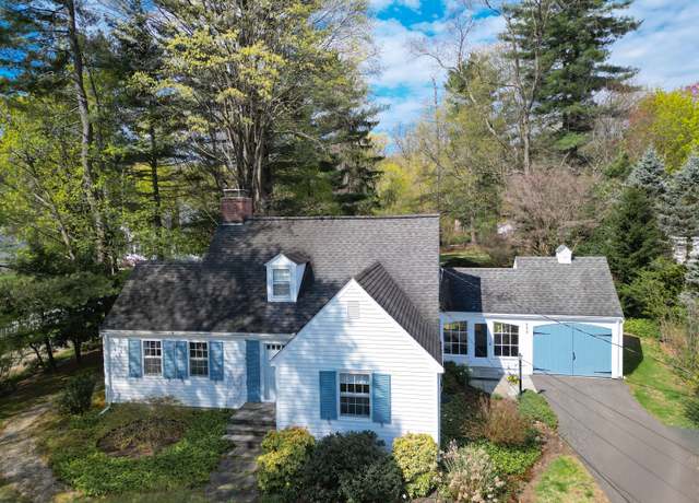 Property at 699 Mountain Rd, West Hartford, CT 06117, 4 beds, 2 baths