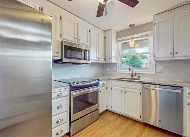 Property at 10 Saint Marc Cir Unit E, South Windsor, CT 06074, 2 beds, 1.5 baths