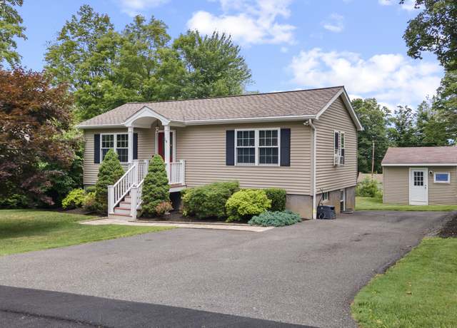 Property at 14 Hilltop Dr, New Fairfield, CT 06812, 2 beds, 1.5 baths