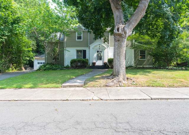 Property at 15 Robin Ln, New Haven, CT 06515, 3 beds, 2.5 baths