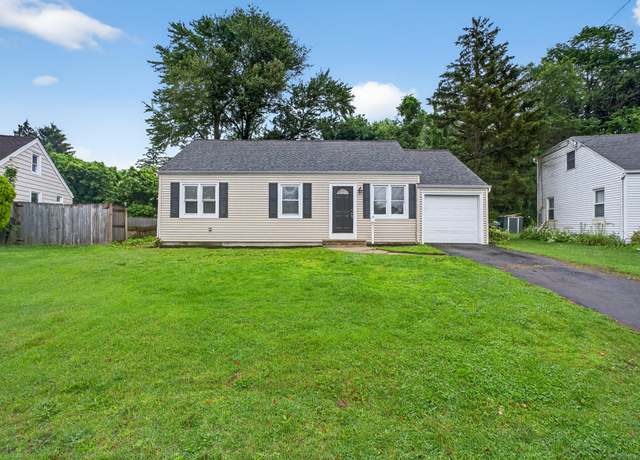 Property at 6 Crescent Dr, Danbury, CT 06810, 2 beds, 1 bath
