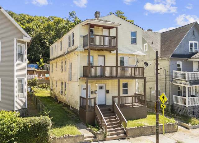 Property at 278 Willow St, Waterbury, CT 06710, 9 beds, 5 baths