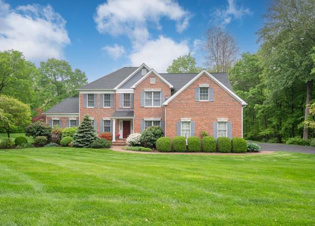 Property at 28 Whitewood Rd, Newtown, CT 06470, 4 beds, 2.5 baths
