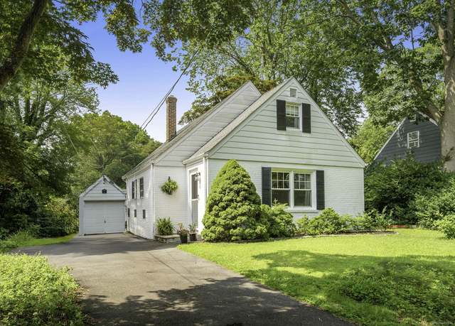 Property at 33 Halsey Dr, Greenwich, CT 06870, 3 beds, 2 baths