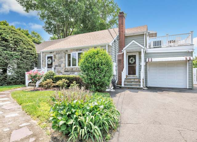Property at 16 Senga Rd, Norwalk, CT 06854, 3 beds, 2 baths