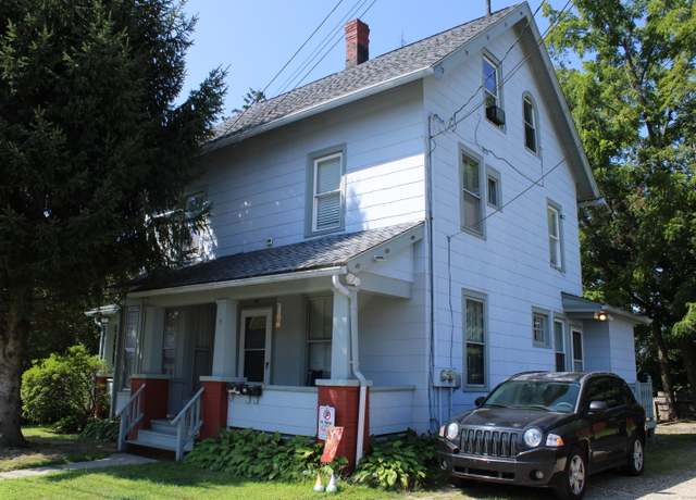 Property at 58 Lincoln St, Bristol, CT 06010, 4 beds, 2 baths