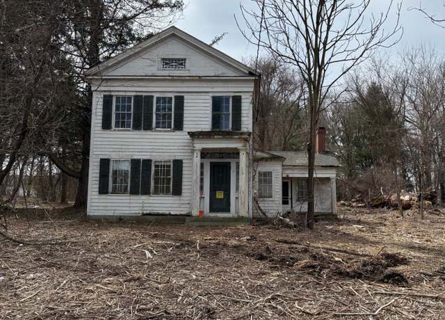Property at 9 Winding Rd, Brookfield, CT 06804, 3 beds, 1 bath