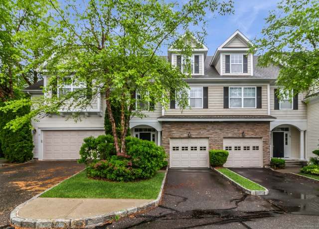 Property at 24 Crestview Ln #24, Danbury, CT 06810, 3 beds, 3.5 baths