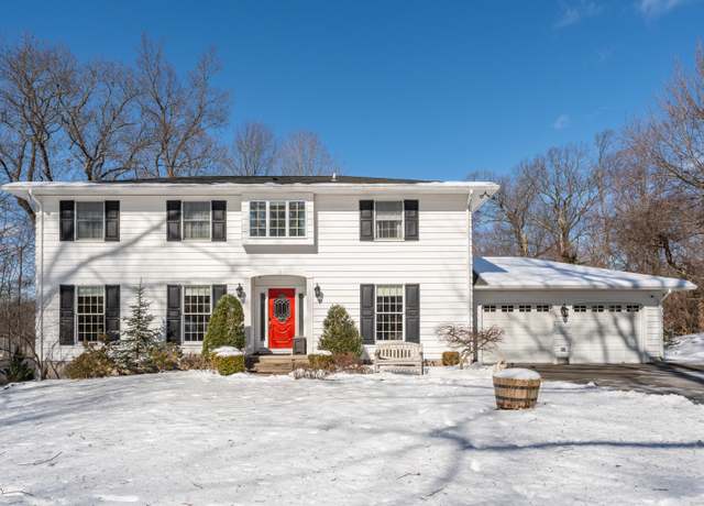 Property at 27 Lancelot Dr, North Haven, CT 06473, 4 beds, 2.5 baths
