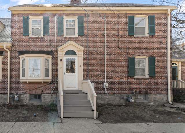 Property at 122 Sims St, Bridgeport, CT 06604, 2 beds, 1 bath