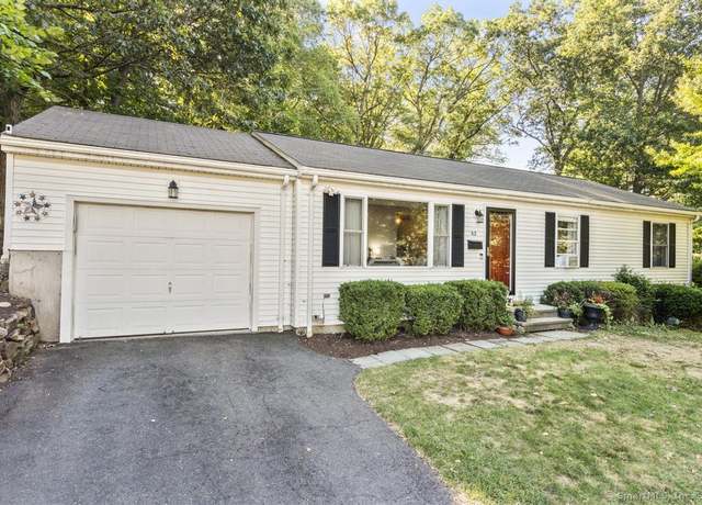 Property at 42 Fairwood Farms Dr, West Hartford, CT 06107, 3 beds, 2.5 baths