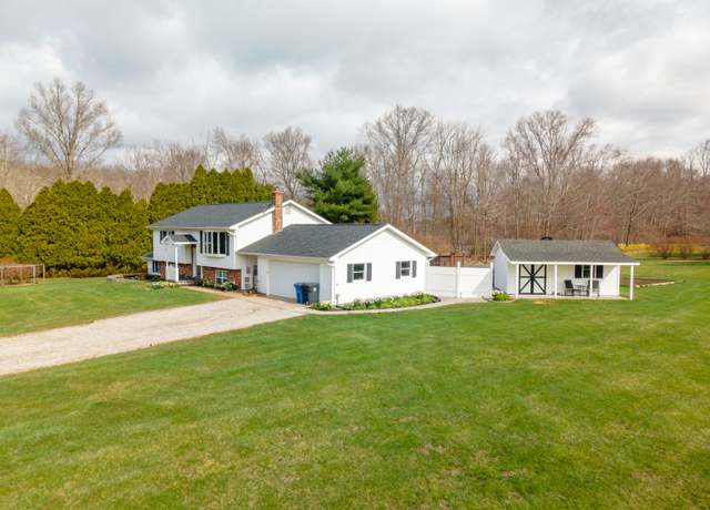 Property at 17 Old Hampton Rd, Canterbury, CT 06331, 3 beds, 2 baths