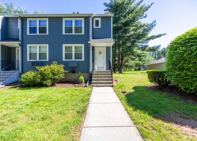 Property at 212 Greens Loop #212, Cheshire, CT 06410, 2 beds, 1.5 baths