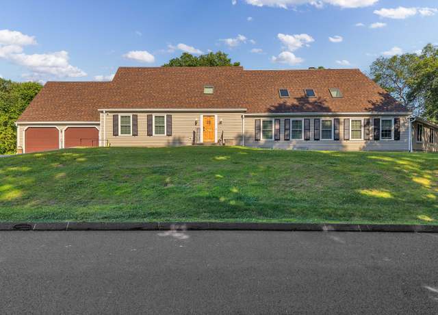 Property at 15 Briarwood Dr, Guilford, CT 06437, 4 beds, 3.5 baths