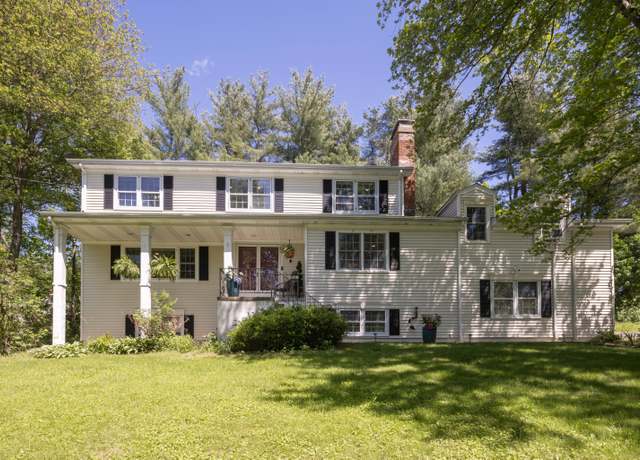 Property at 11 Ridge Rd, Newtown, CT 06470, 4 beds, 2.5 baths